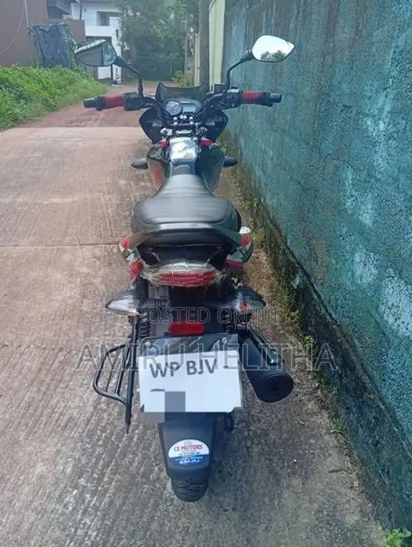Bajaj Discover 125 2025