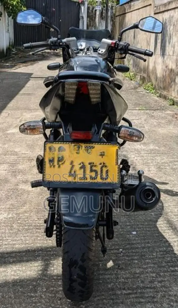 Bajaj Pulsar 180 2010