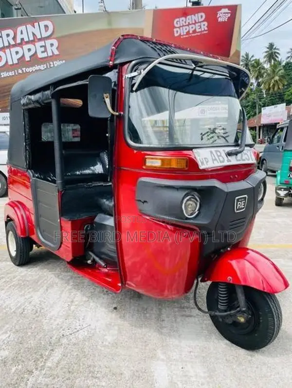 Bajaj RE 2016