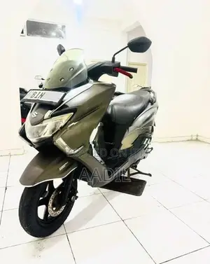 Suzuki Burgman 2019