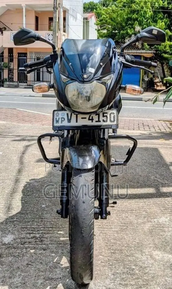 Bajaj Pulsar 180 2010