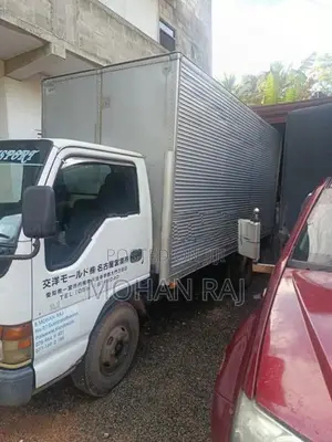 Isuzu 250 2000