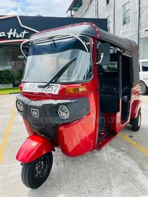 Bajaj RE 2016