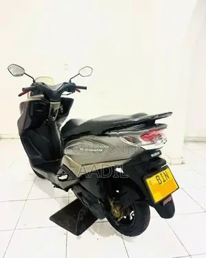 Suzuki Burgman 2019