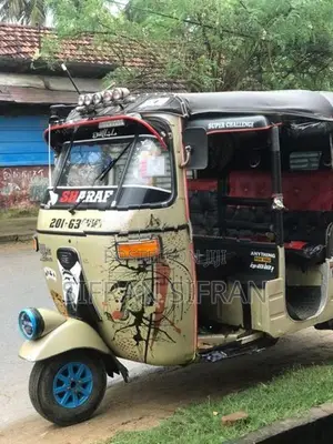 Bajaj RE 2010