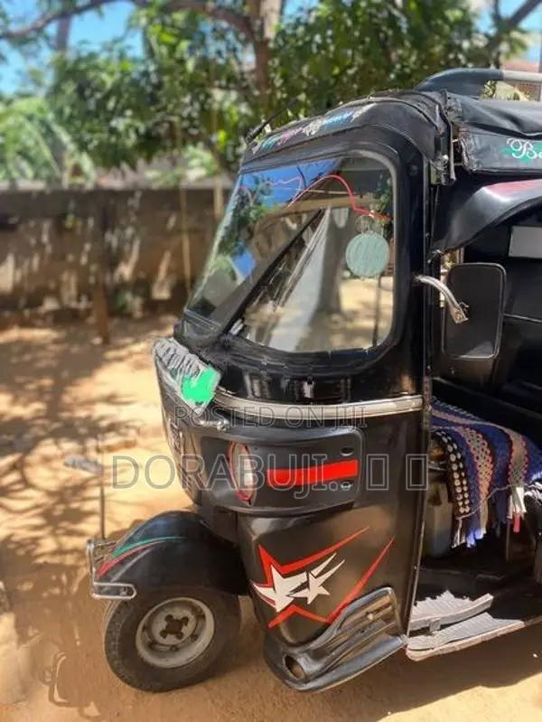 Bajaj RE 2015