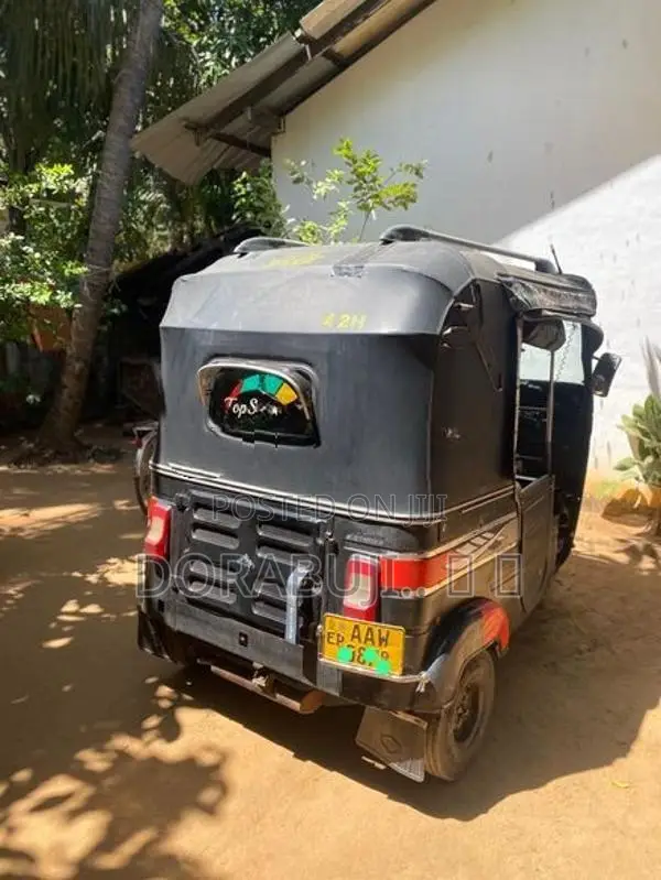 Bajaj RE 2015