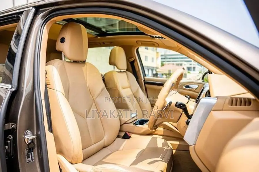 Porsche Cayenne 2012