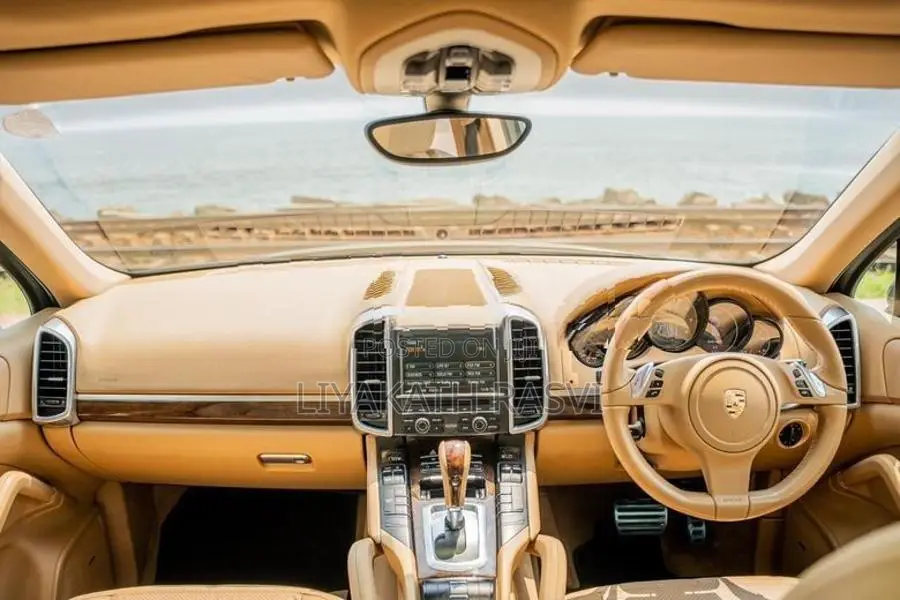Porsche Cayenne 2012
