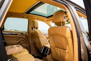 Porsche Cayenne 2012