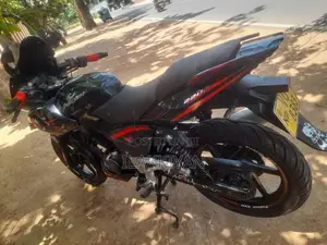 Bajaj Pulsar 220F 2010
