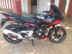 Bajaj Pulsar 220F 2010