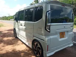 Suzuki Spacia Custom Hybrid XS 2025
