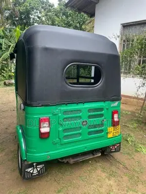 Bajaj RE 2018
