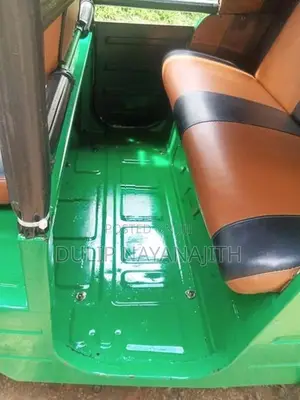 Bajaj RE 2018