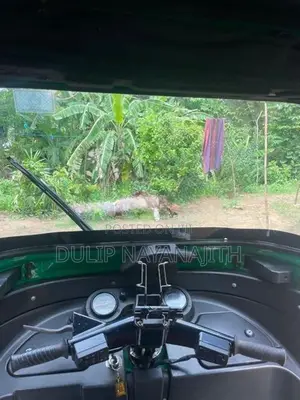 Bajaj RE 2018