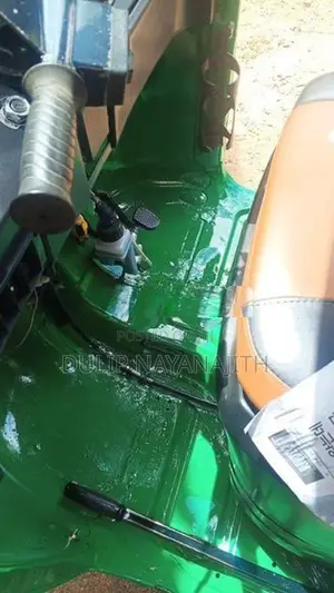 Bajaj RE 2018