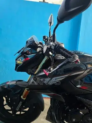 Bajaj Pulsar N160 Black 2025
