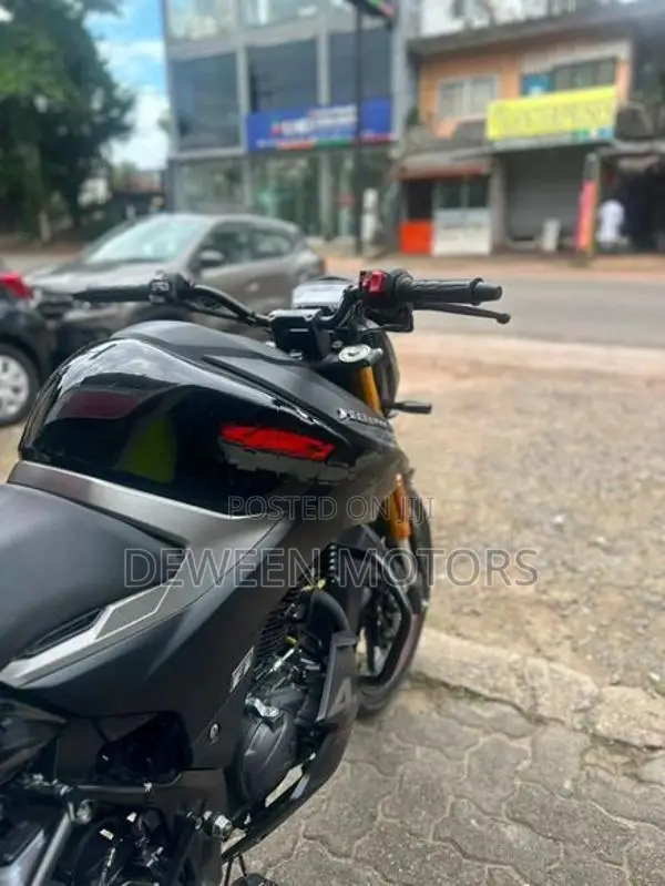 Hero Hunk 160R 2026