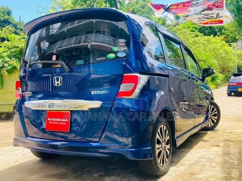 Honda Freed Blue 2015