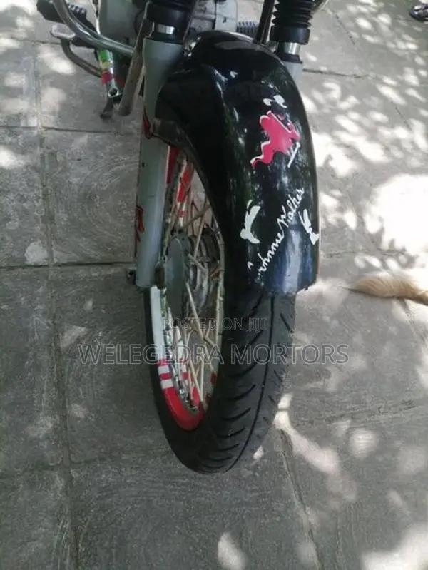 Bajaj CT100 2017
