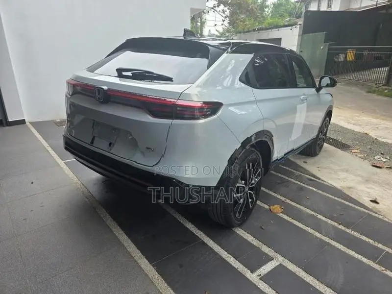 Honda Vezel Z Play Moon Roof 2026