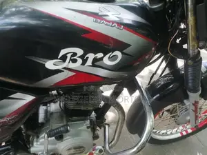 Bajaj CT100 2017