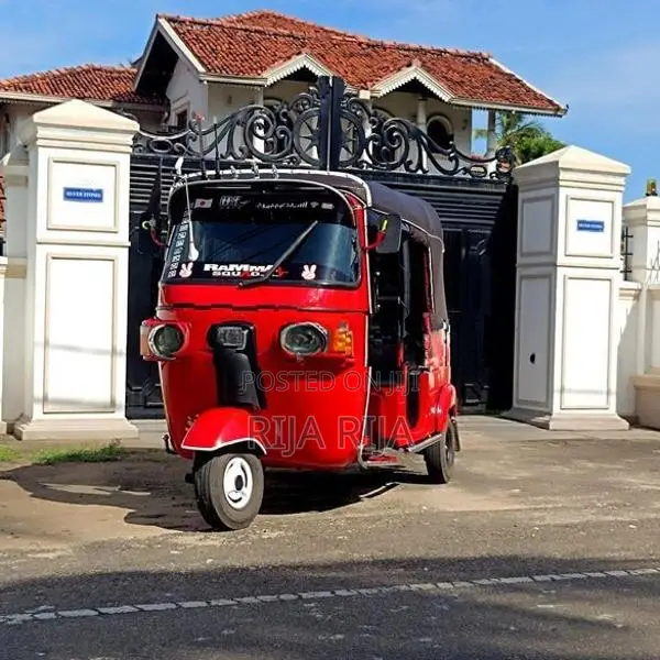 Bajaj RE top condition 2010