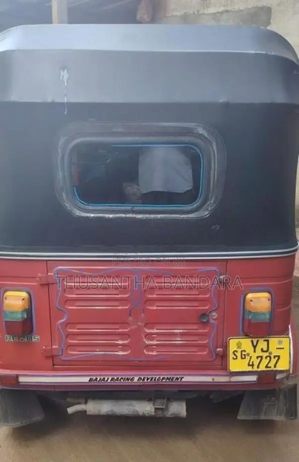 Bajaj RE 2011