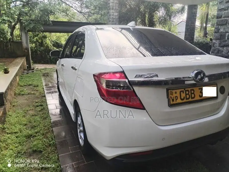 Perodua Bezza 2018