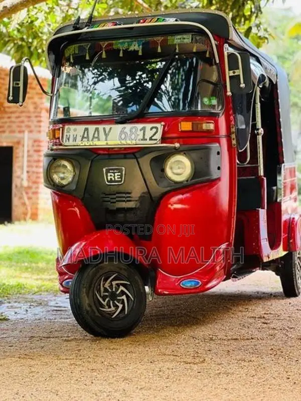 Bajaj RE 2015