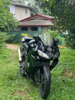 Honda CBR 250RR 2001
