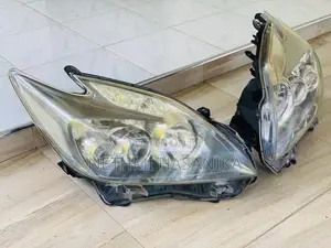 Prius Head lights ( left side with Right side)