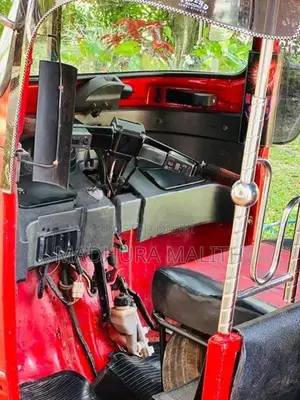 Bajaj RE 2015