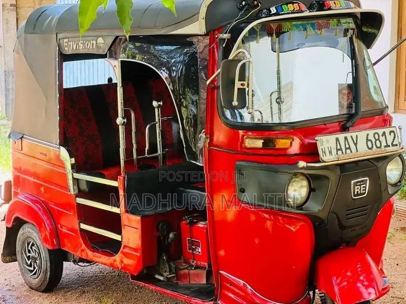 Bajaj RE 2015