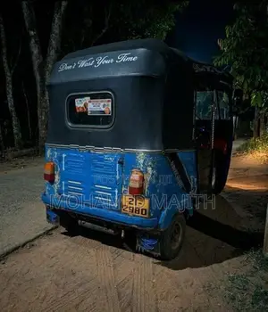 Bajaj bajag 2000