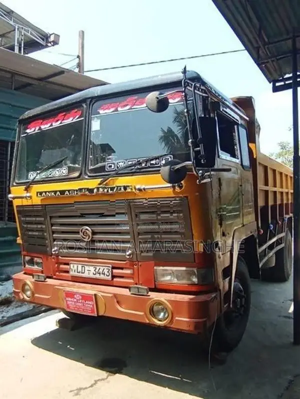 Ashok Leyland Comet 2006