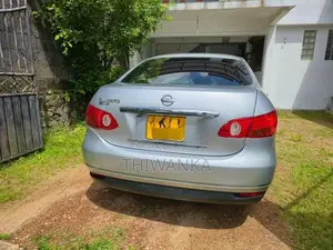 Nissan Bluebird Sylphy G11 2011