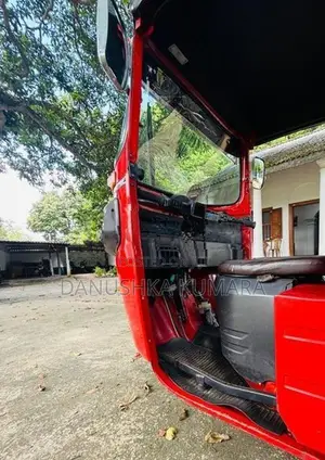 Bajaj RE 2018