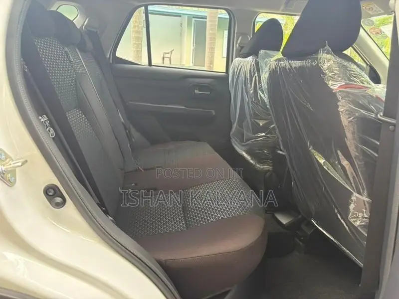 Toyota Raize Hybrid Autoparking 2026