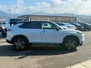 Honda Vezel Z PLAY MOON ROOF 2026