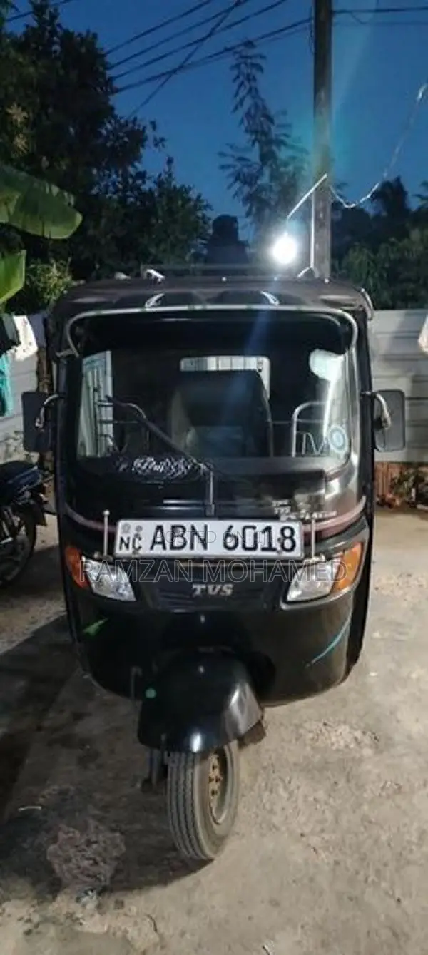 TVS King Three Wheeler 2016