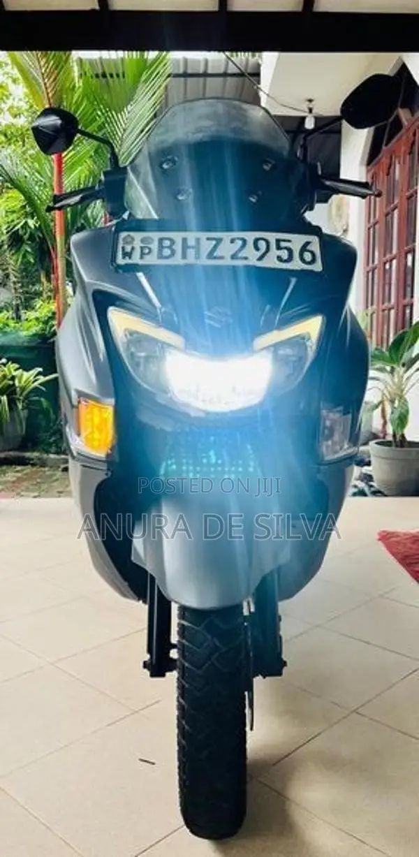 Suzuki Burgman Street 2019