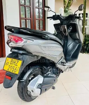 Suzuki Burgman Street 2019