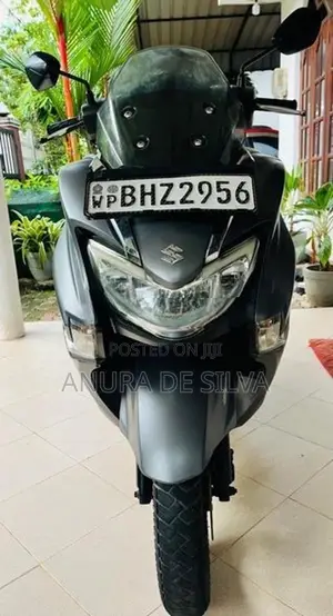 Suzuki Burgman Street 2019