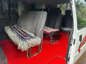 Nissan Largo Vanette Power 1997