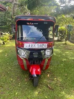 Bajaj RE 2015