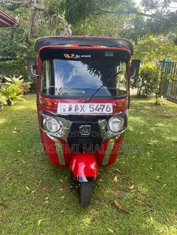 Bajaj RE 2015