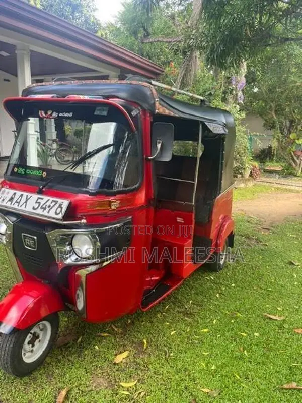 Bajaj RE 2015