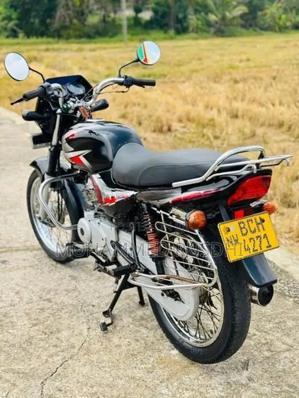 Bajaj CT100 2015